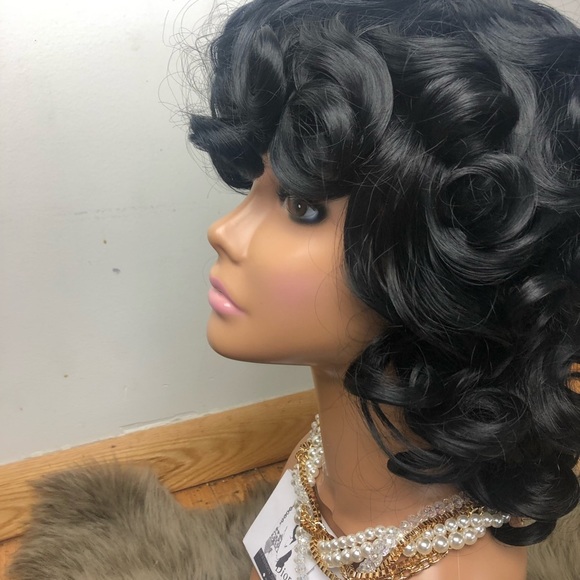 ✨Black Curly Bang full Cap Wig *NWT*✨ main image 6